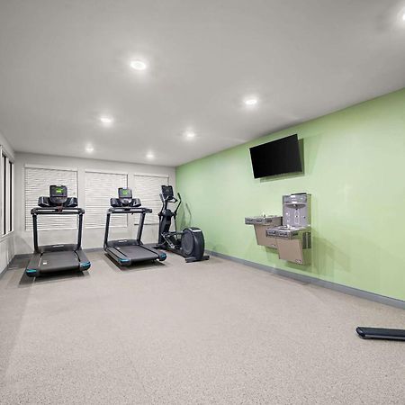 Woodspring Suites Dearborn Detroit Exteriör bild
