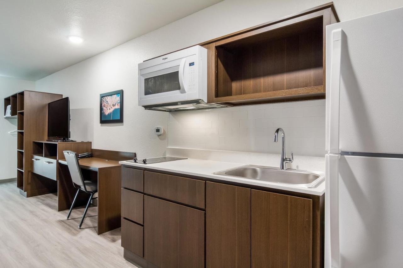 Woodspring Suites Dearborn Detroit Exteriör bild