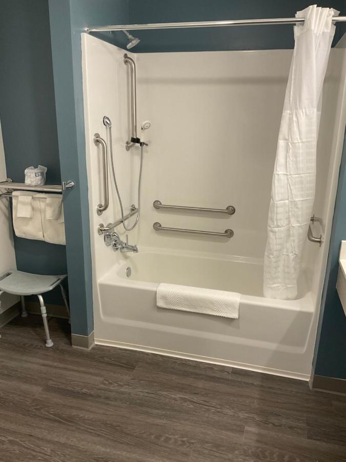Woodspring Suites Dearborn Detroit Exteriör bild