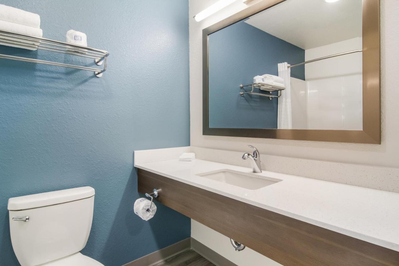 Woodspring Suites Dearborn Detroit Exteriör bild