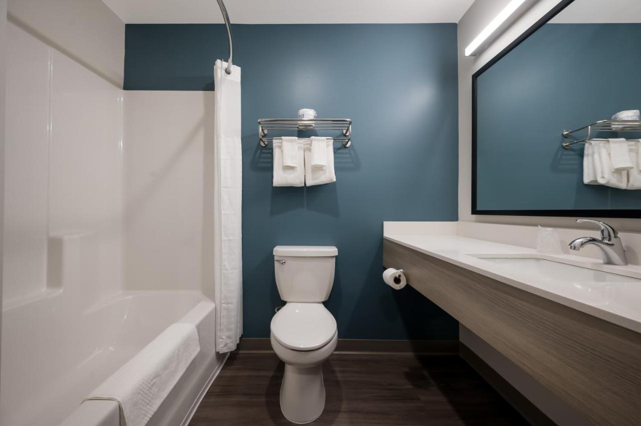 Woodspring Suites Dearborn Detroit Exteriör bild