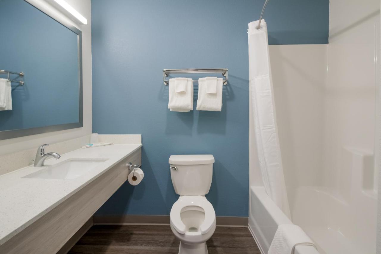 Woodspring Suites Dearborn Detroit Exteriör bild