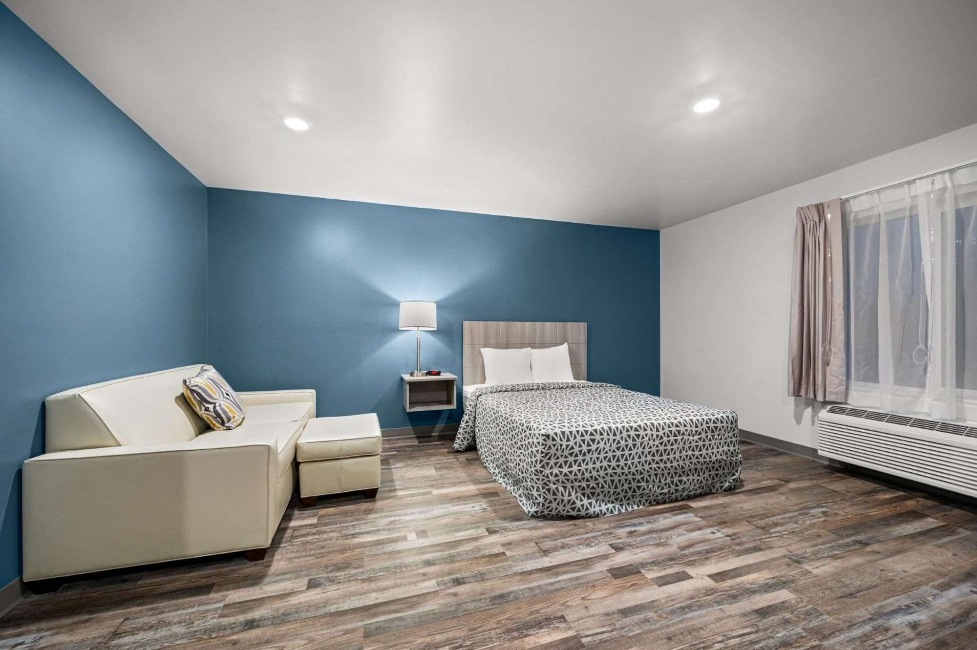 Woodspring Suites Dearborn Detroit Exteriör bild