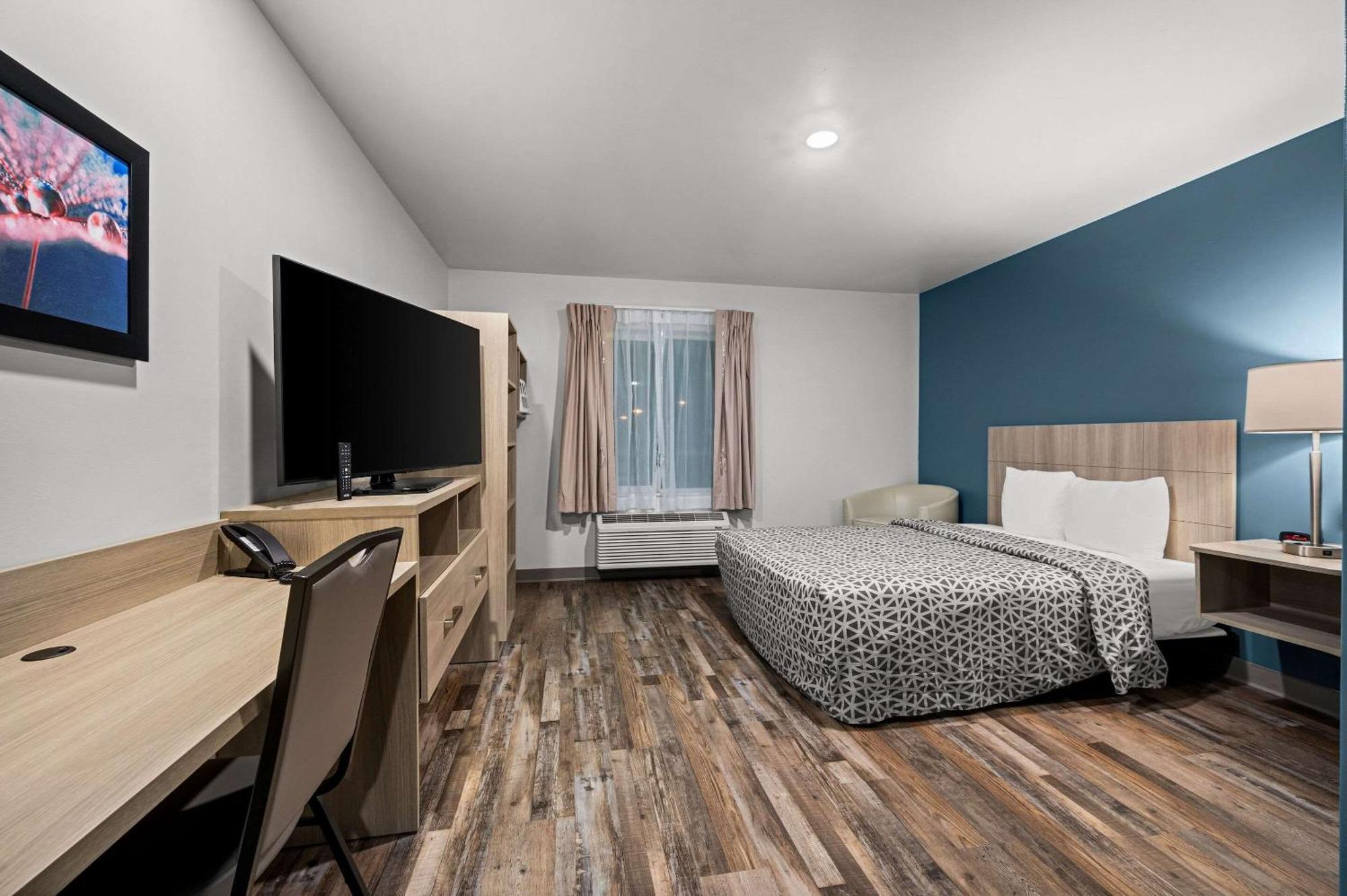 Woodspring Suites Dearborn Detroit Exteriör bild
