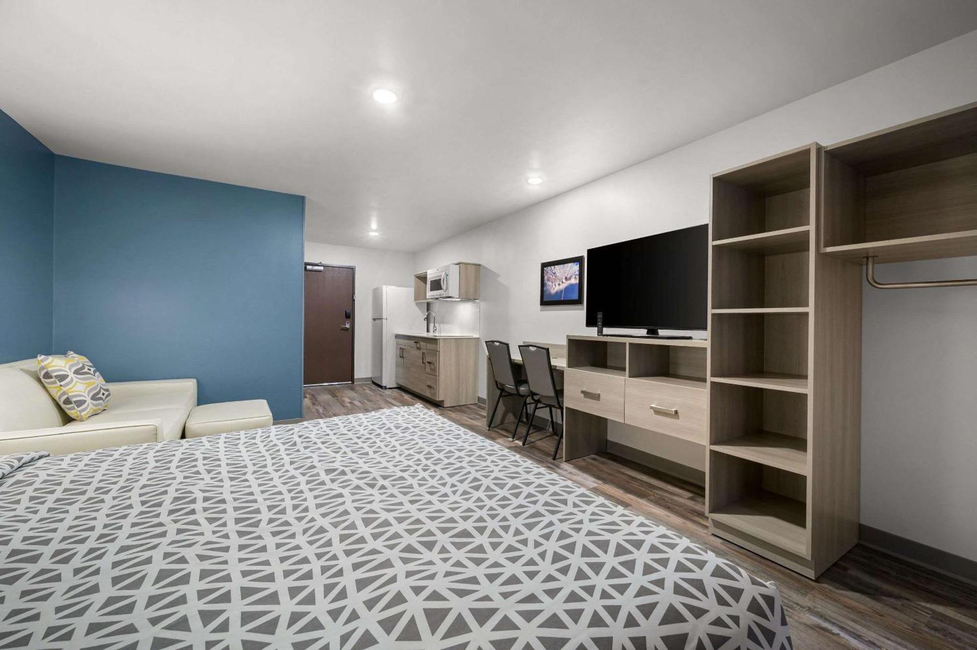 Woodspring Suites Dearborn Detroit Exteriör bild