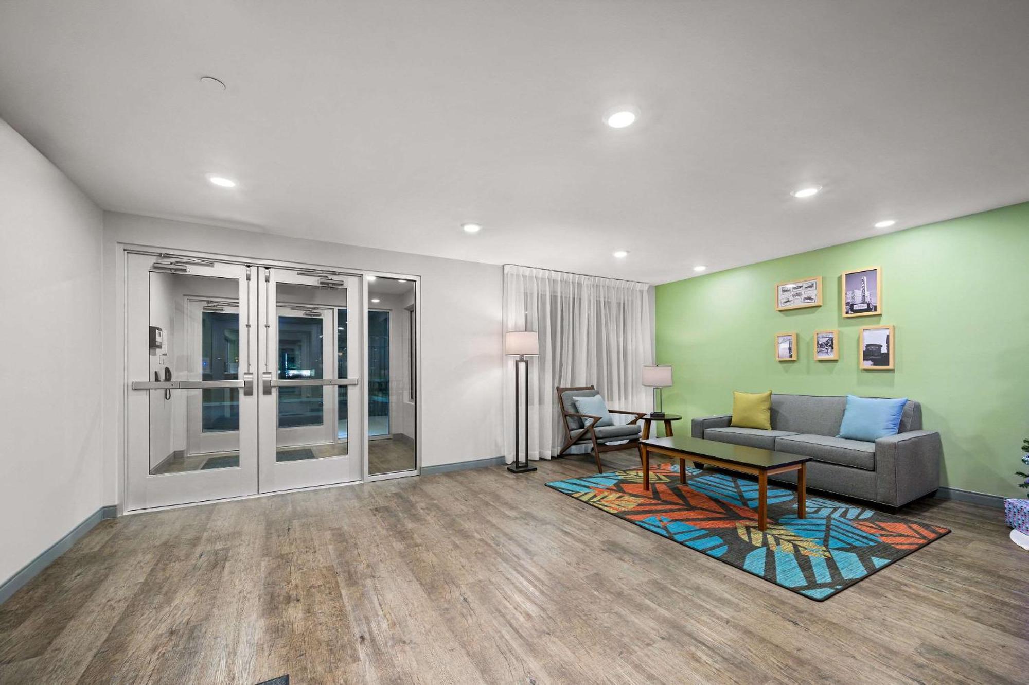 Woodspring Suites Dearborn Detroit Exteriör bild