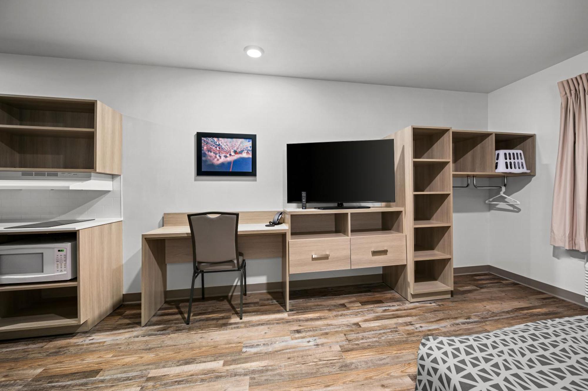 Woodspring Suites Dearborn Detroit Exteriör bild